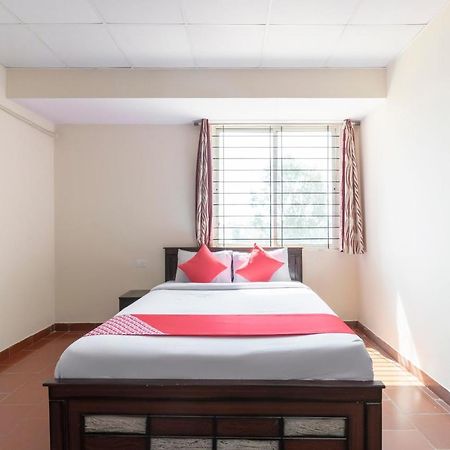 Oyo 49073 Whitefield Comforts Hotel Bangalore Exterior foto