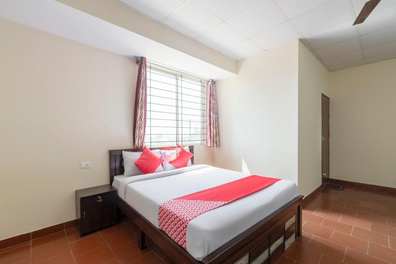 Oyo 49073 Whitefield Comforts Hotel Bangalore Exterior foto